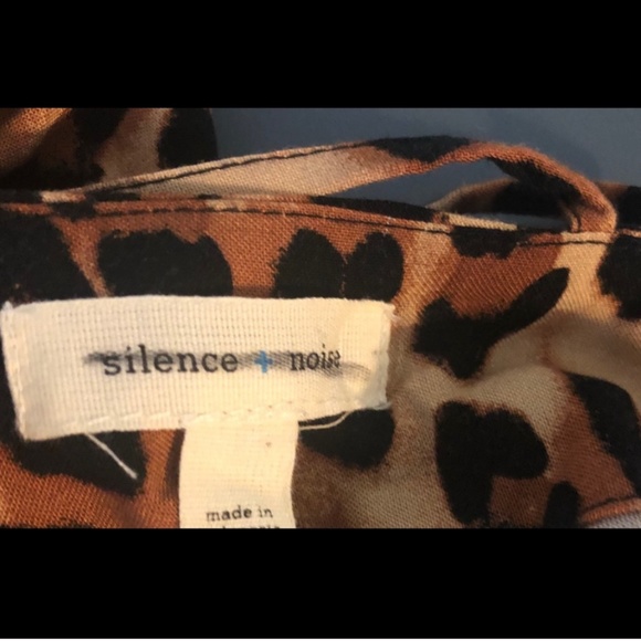 silence and noise cross back leopard romper medium - Picture 6 of 7